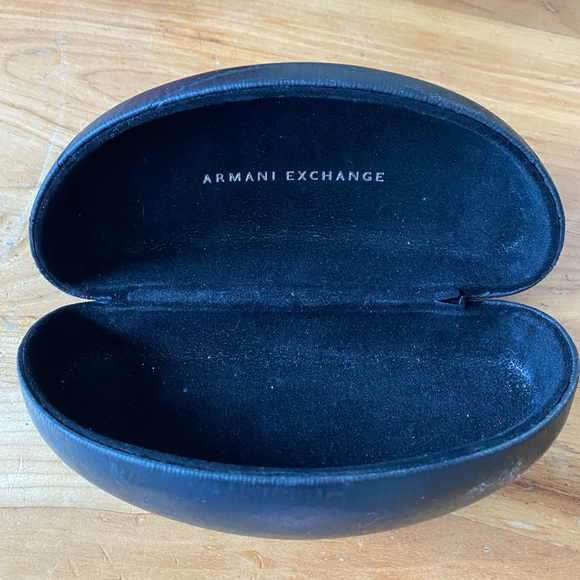 Hard sunglasses case - Picture 2 of 3